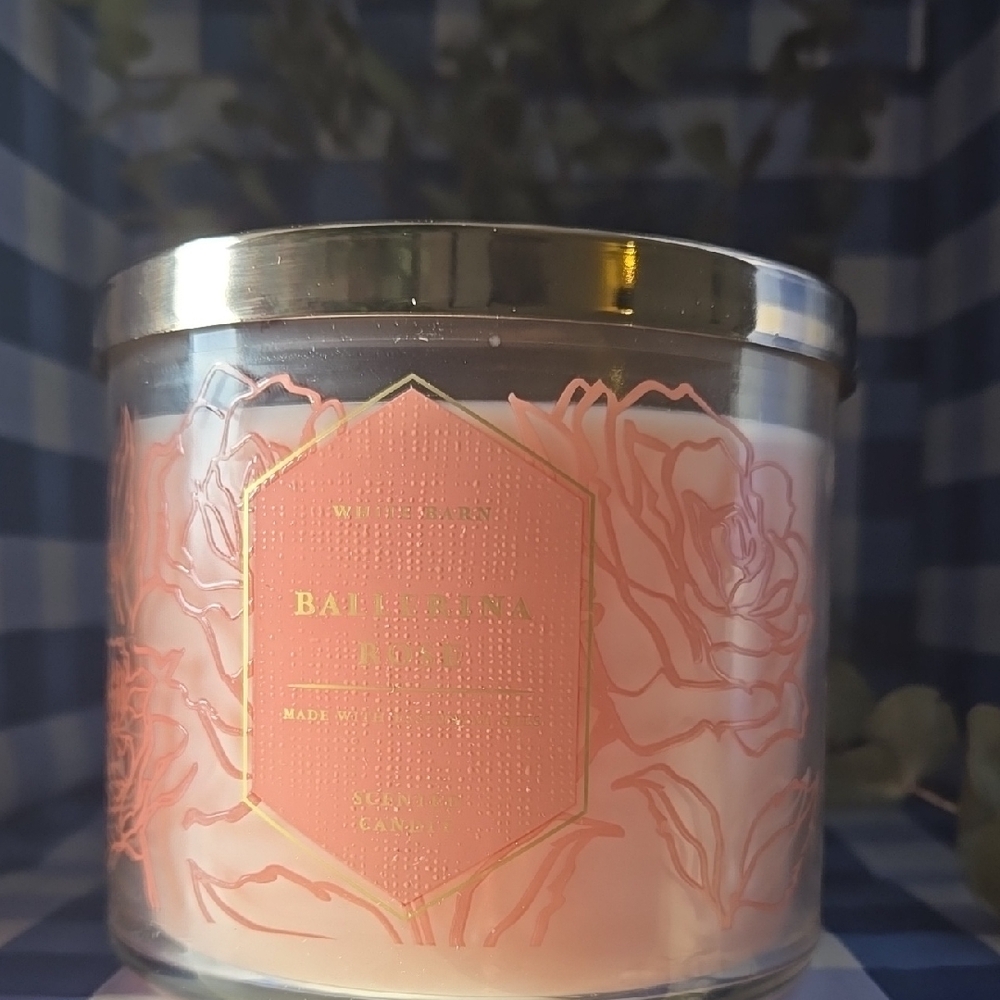 White Barn Peach Candle